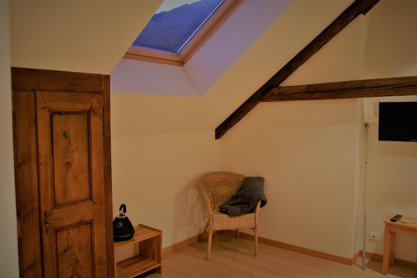 Chambres d'hôtes Les Peschiers Chateauroux-les-Alpes Exterior foto